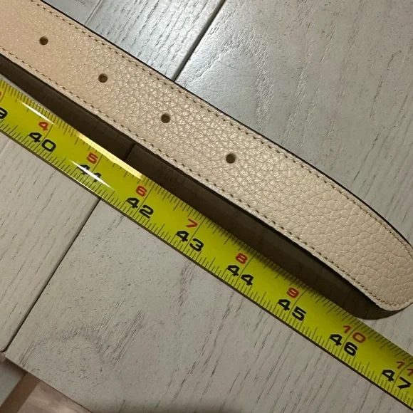 Famous Cream Leather Crossbody Bag - Picture 16 of 16